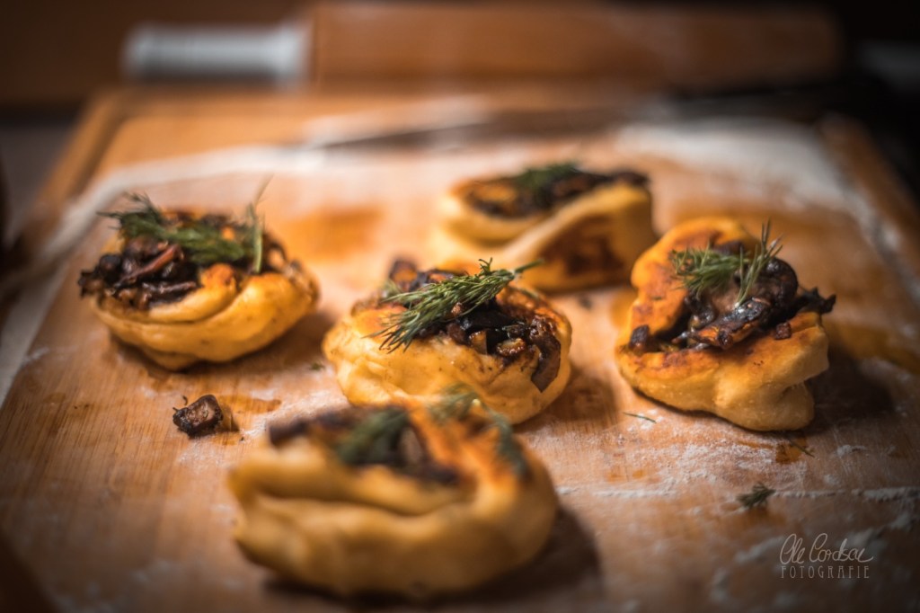 Teigschnecken Pilze Dill Gebäck Fingerfood Partysnack Foodblog Dumplings Buns Mushrooms