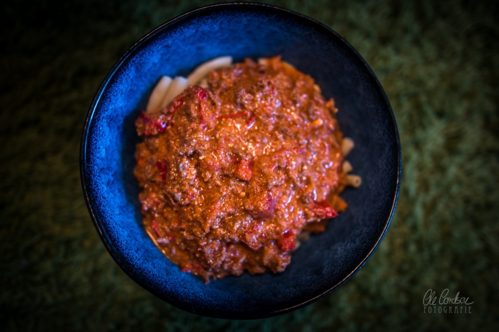 ungarischer Hackfleischtopf, Hackfleischsoße, Hackfleischsauce, Tomaten, Paprika, Pasta, Nudeln