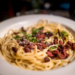 Sučuk-Carbonara? Einfach. Lecker. Darin steckt so viel Liebe – und da ist Musik drin