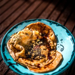 Kardamom-Pistazien-Pancakes mit karamellisiertem Honig-Limetten-Sirup: köstlicher wird Frühstück im Bett kaum