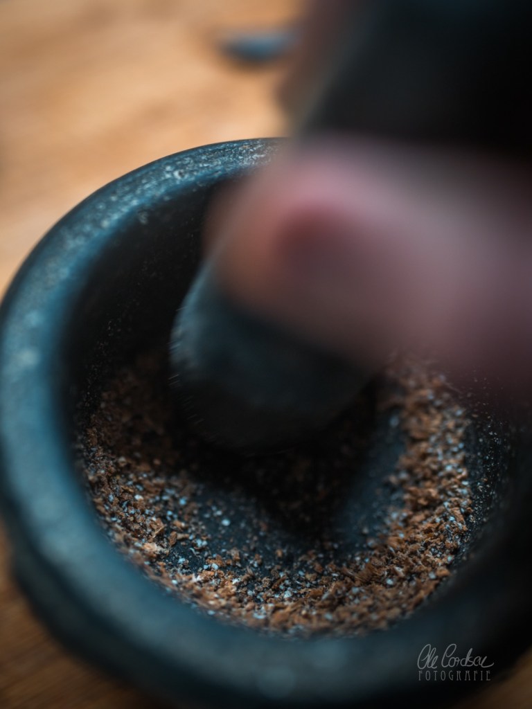 Kardamom, Mörser, mörsern