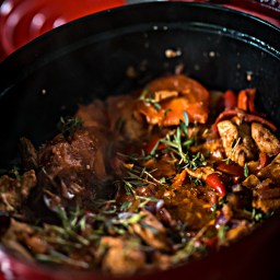 Ein Traum: Griechische Hähnchenpfanne mit Senf, Thymian und Weißwein